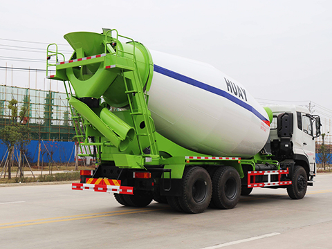 Dongfeng Euro III Camión de mezclado de concreto de 10 metros cúbicos 