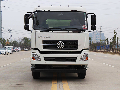 Dongfeng Euro III Camión de mezclado de concreto de 10 metros cúbicos 