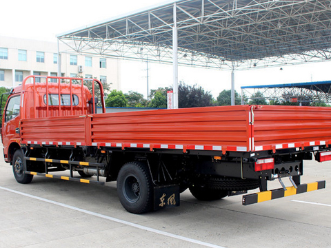 Dongfeng Euro III Camión de carga media motor diesel 7 a 8 ton