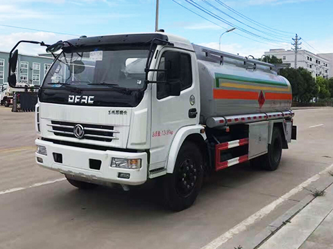 Dongfeng Euro II Motor diesel estándar Camión dumper/camión volquete 10000L