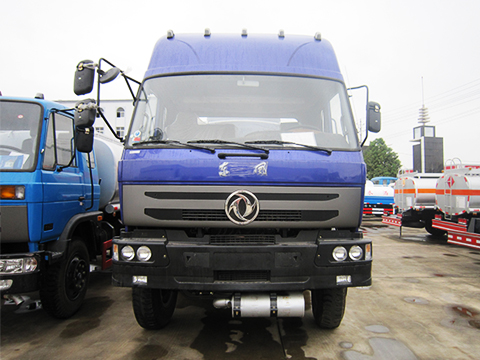 Dongfeng Euro II Motor diesel estándar Camión dumper/Camión volquete 30000L