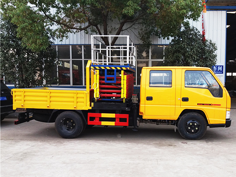 Camion nacelle JMC 8 à 10 mètres