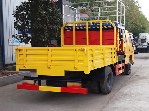 Camion nacelle JMC 8 à 10 mètres