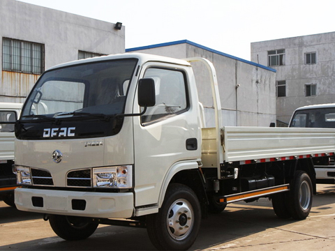 Camion de marchandise/Camion léger Dongfeng Euro II 2 à 3 tonnes Moteur diesel standard