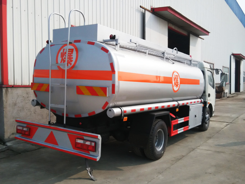 Camion à benne basculante Euro II Dongfeng 6000L