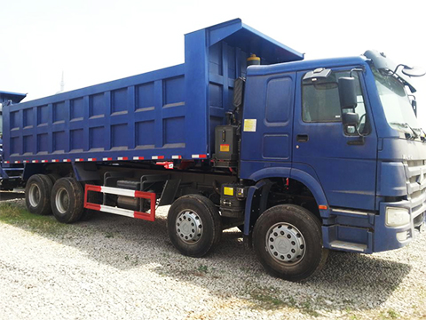 Camion benne Sinotruk Howo 8x4 2 336hp 25,7 mètres cubes