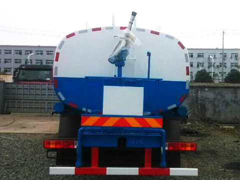 Arroseuse Sinotruk Howo 4x2 20000L