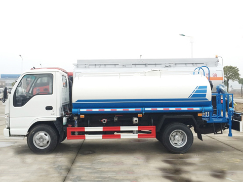 Arroseuse Isuzu 4x2 4000L