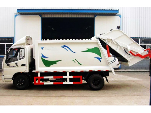 Dongfeng 7 Cubic Meter Compactor Garbage Truck