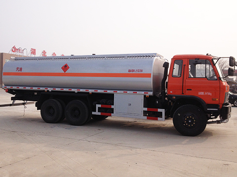 Dongfeng Euro III Standard Diesel Engine 20000L Fuel Tank Truck