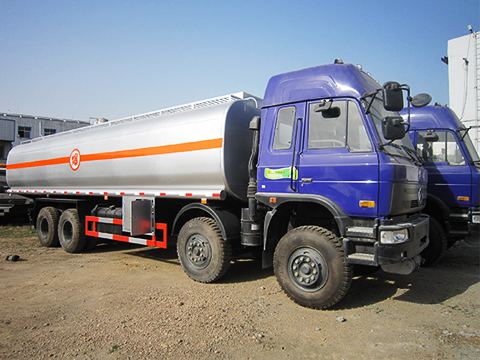 Dongfeng Euro III Standard Diesel Engine 30000L Fuel Tank Truck