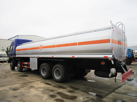 Dongfeng Euro III Standard Diesel Engine 30000L Fuel Tank Truck