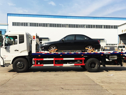 Dongfeng 5 ton Road Wrecker Tow Truck with Flatbed