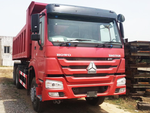 Sinotruk Howo 371hp 18 Cubic Meter Dump Truck