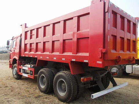 Sinotruk Howo 371hp 18 Cubic Meter Dump Truck